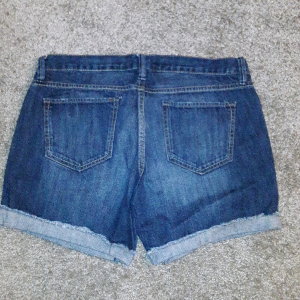 Shorts - Picture 3 of 5